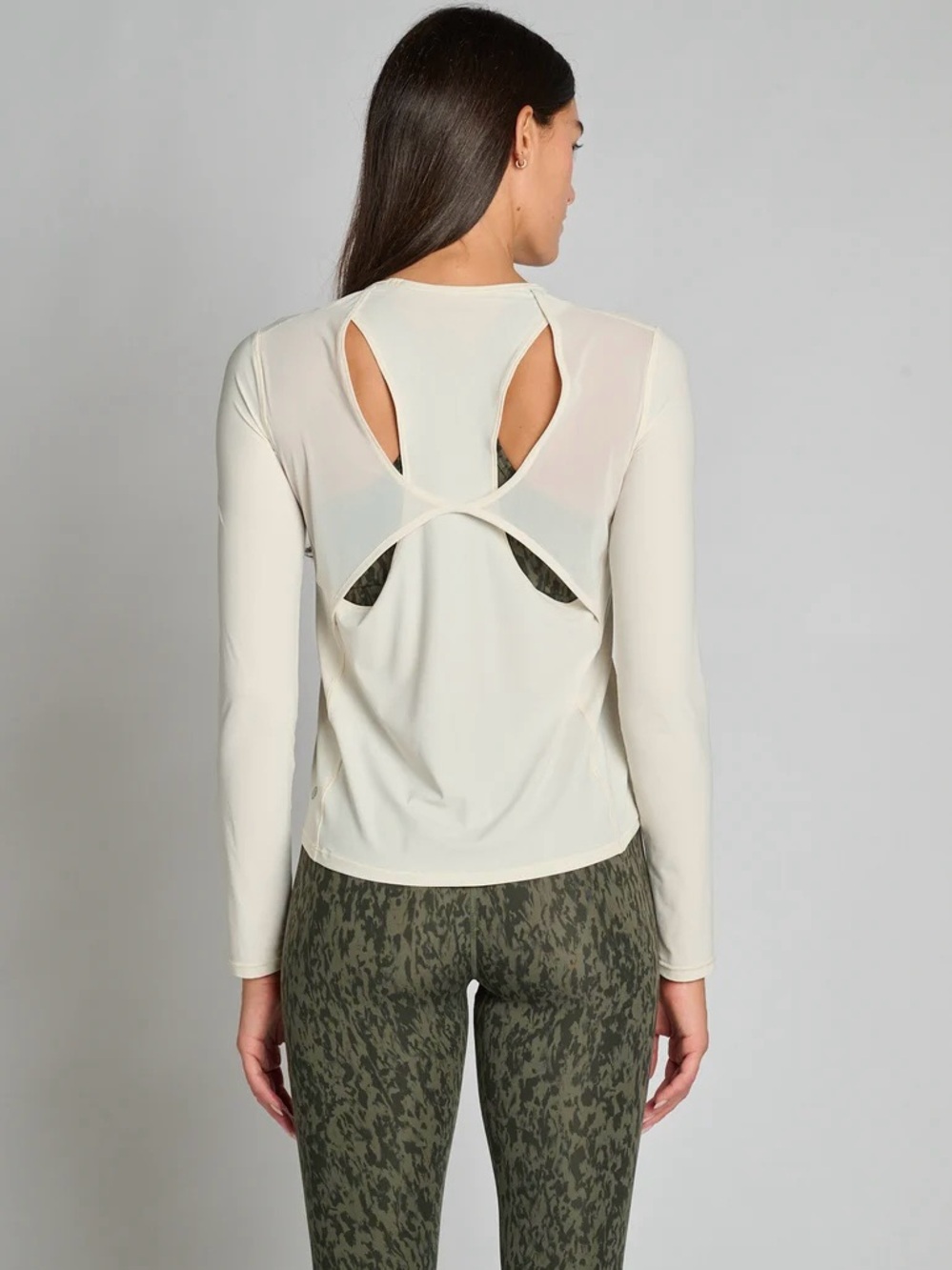 NWOT Lululemon Sculpt Cross Vent Long Sleeve in Coconut Ivory